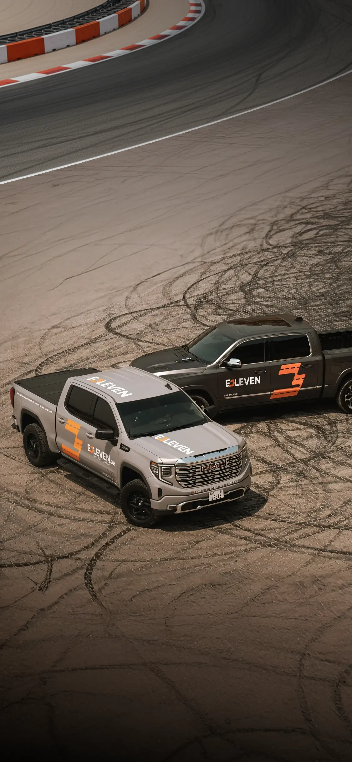 Car inspection scene 1 (mobile)