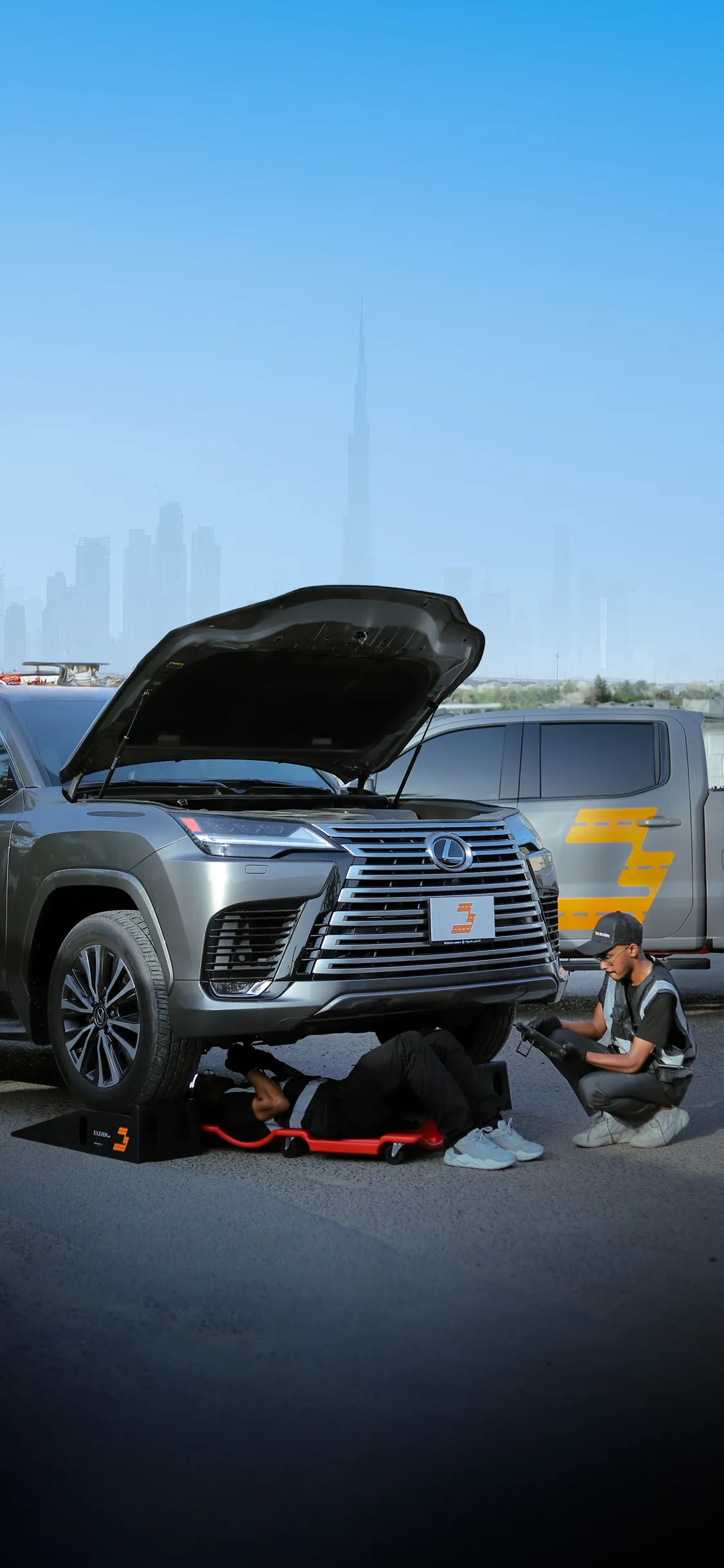 Car inspection scene 2 (mobile)